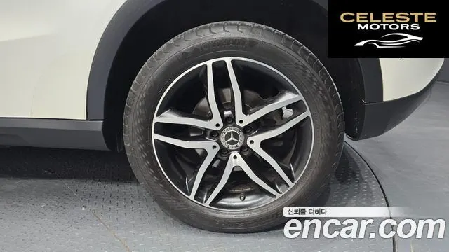 MERCEDES BENZ GLA-Classe X156 GLA220 Premium 2018 — photo 6 sur 30