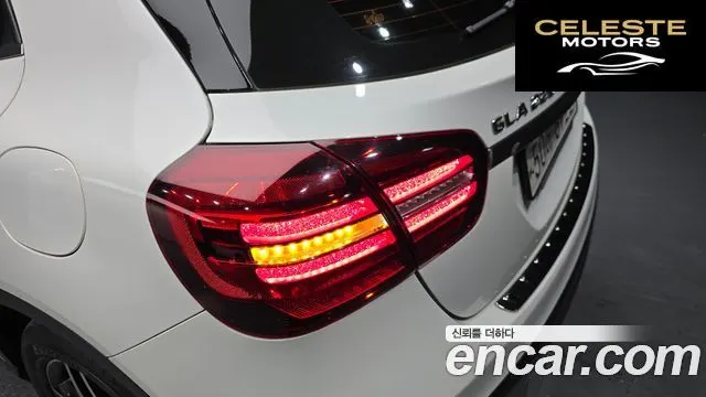 MERCEDES BENZ GLA-Classe X156 GLA220 Premium 2018 — photo 8 sur 30