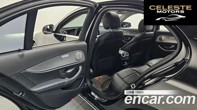 MERCEDES BENZ E-Classe W213 E300 Avantgarde 2019 — photo 25 sur 35