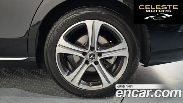 MERCEDES BENZ E-Classe W213 E300 Avantgarde 2019 — photo 6 sur 35