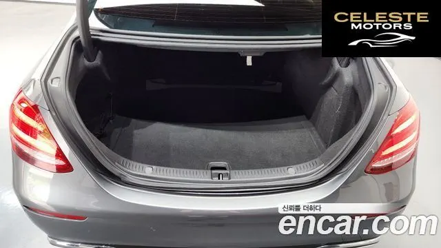 MERCEDES BENZ E-Classe W213 E200 Avantgarde 2017 — photo 16 sur 20