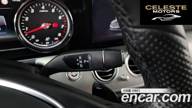 MERCEDES BENZ E-Classe W213 E200 Avantgarde 2017 — photo 9 sur 20