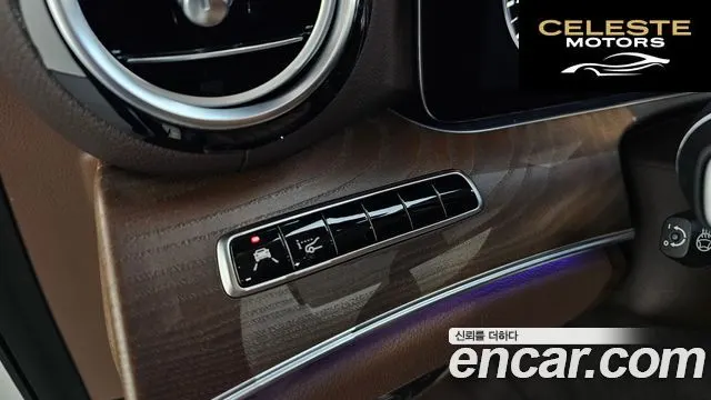 MERCEDES BENZ E-Classe W213 E300 Exclusive 2019 — photo 30 sur 44