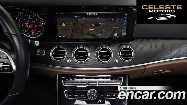 MERCEDES BENZ E-Classe W213 E220d Avantgarde 2019 — photo 12 sur 20