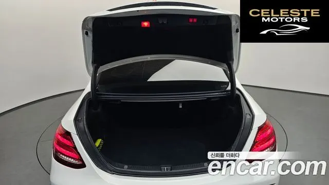 MERCEDES BENZ E-Classe W213 E220d Avantgarde 2019 — photo 18 sur 20