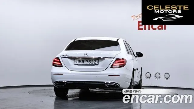 MERCEDES BENZ E-Classe W213 E220d Avantgarde 2019 — photo 4 sur 20