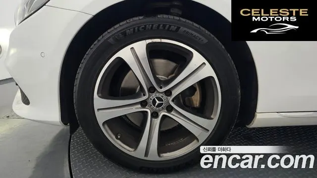 MERCEDES BENZ E-Classe W213 E220d Avantgarde 2019 — photo 5 sur 20