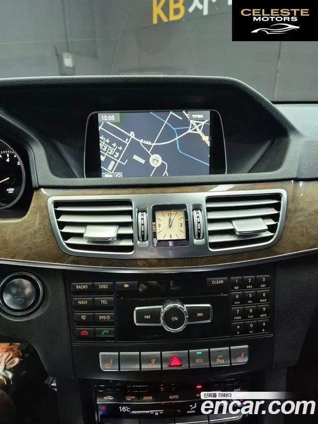 MERCEDES BENZ E-Classe W212 E300 2014 — photo 10 sur 14