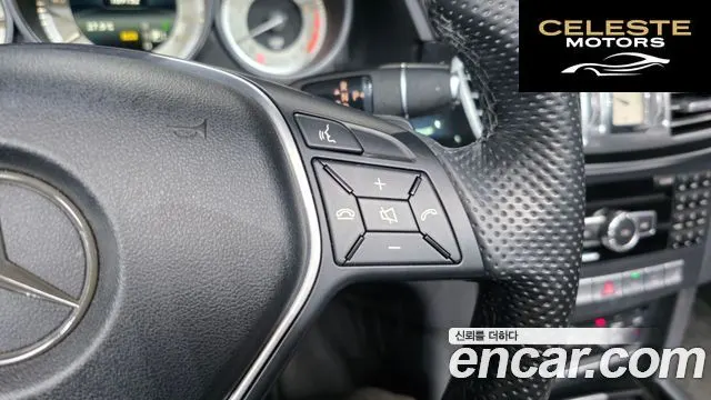 MERCEDES BENZ E-Classe W212 E300 4MATIC Avantgarde 2014 — photo 30 sur 40