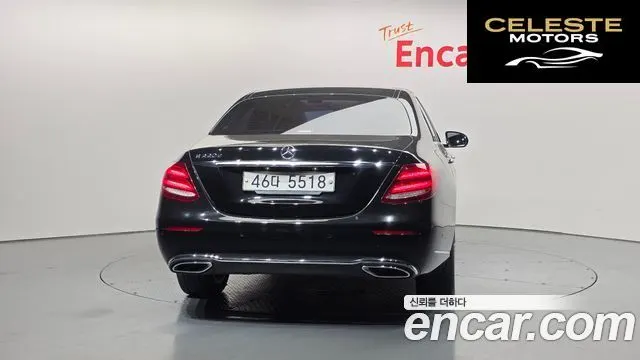 MERCEDES BENZ E-Classe W213 E220d Exclusive 2017 — photo 4 sur 20