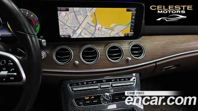 MERCEDES BENZ E-Classe W213 E300e 4MATIC Exclusive 2020 — photo 18 sur 38