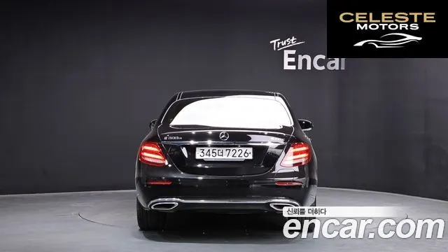 MERCEDES BENZ E-Classe W213 E300e 4MATIC Exclusive 2020 — photo 3 sur 38