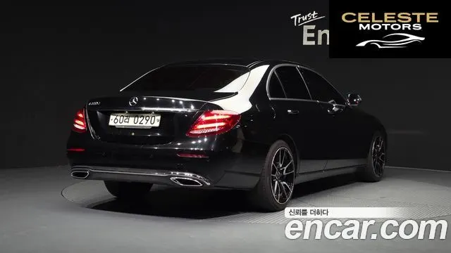 MERCEDES BENZ E-Classe W213 E220d Avantgarde 2017 — photo 2 sur 20
