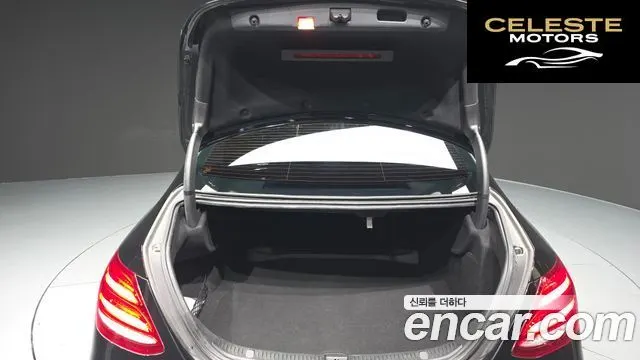 MERCEDES BENZ E-Classe W213 E220d Avantgarde 2017 — photo 20 sur 20