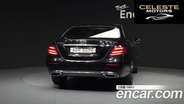 MERCEDES BENZ E-Classe W213 E220d Avantgarde 2017 — photo 4 sur 20