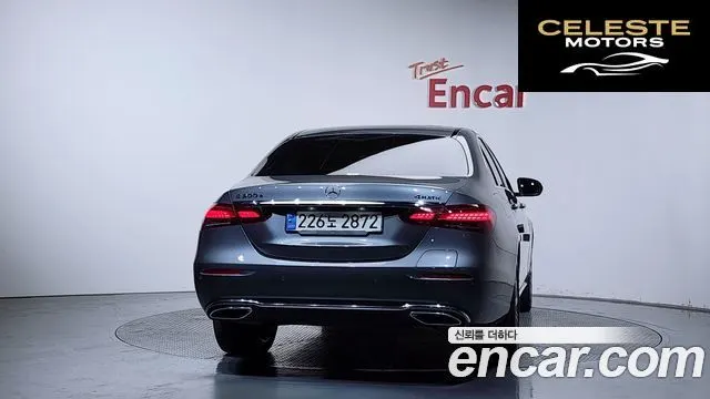 MERCEDES BENZ E-Classe W213 E300e 4MATIC Exclusive 2023 — photo 4 sur 37