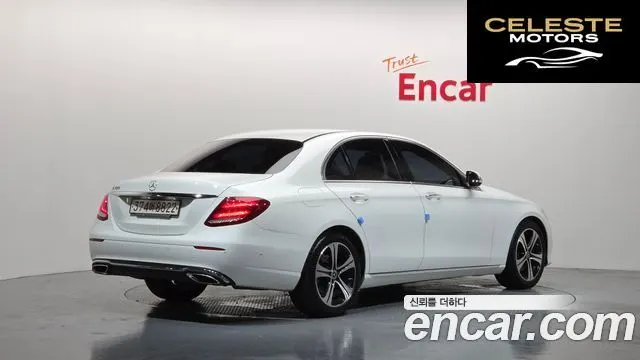 MERCEDES BENZ E-Classe W213 E200 Avantgarde 2018 — photo 2 sur 32