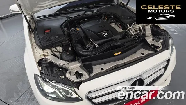 MERCEDES BENZ E-Classe W213 E200 Avantgarde 2018 — photo 6 sur 32
