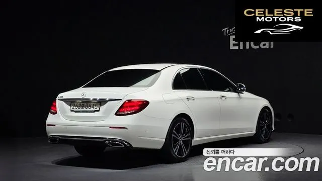 MERCEDES BENZ E-Classe W213 E300 Avantgarde 2020 — photo 2 sur 20