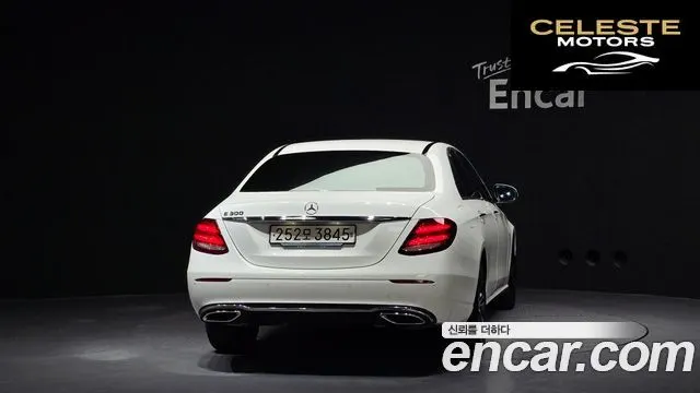 MERCEDES BENZ E-Classe W213 E300 Avantgarde 2020 — photo 4 sur 20