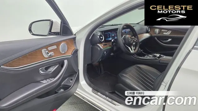 MERCEDES BENZ E-Classe W213 E300 4MATIC Exclusive 2019 — photo 12 sur 32