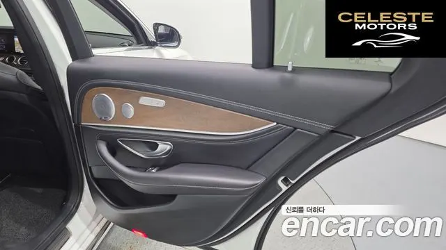 MERCEDES BENZ E-Classe W213 E300 4MATIC Exclusive 2019 — photo 14 sur 32