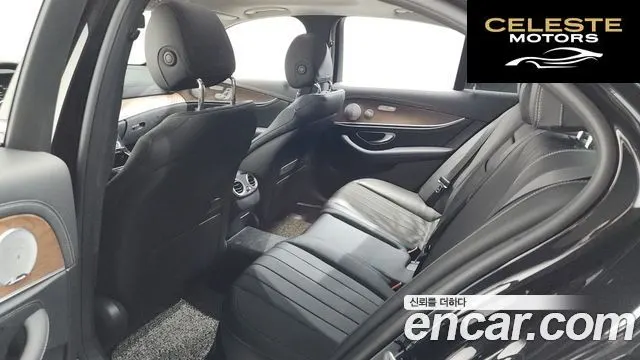 MERCEDES BENZ E-Classe W213 E300 4MATIC Exclusive 2019 — photo 16 sur 36