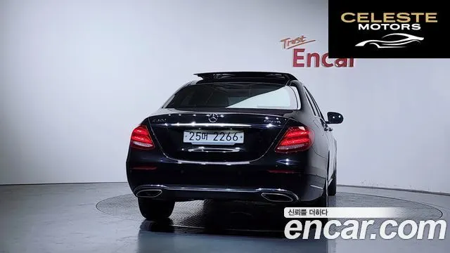 MERCEDES BENZ E-Classe W213 E300 4MATIC Exclusive 2019 — photo 3 sur 36
