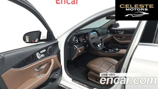 MERCEDES BENZ E-Classe W213 E220d Avantgarde 2017 — photo 10 sur 20