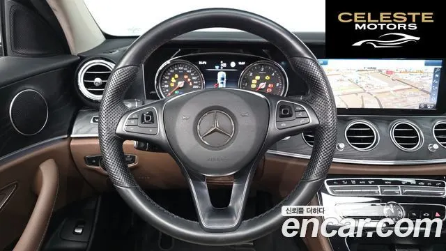 MERCEDES BENZ E-Classe W213 E220d Avantgarde 2017 — photo 13 sur 20