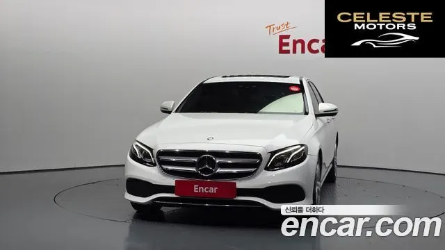 MERCEDES BENZ E-Classe W213 E220d Avantgarde 2017 — photo 3 sur 20