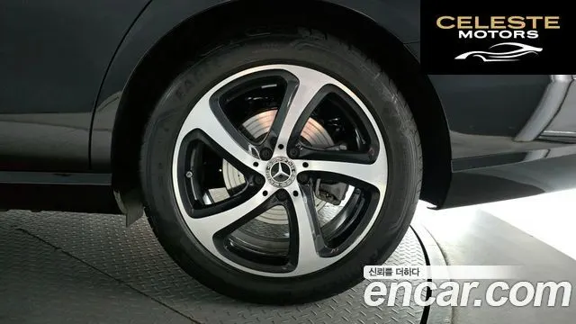 MERCEDES BENZ E-Classe W213 E250 Avantgarde 2020 — photo 7 sur 30