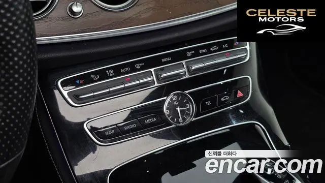 MERCEDES BENZ E-Classe W213 E300 Exclusive 2018 — photo 18 sur 20