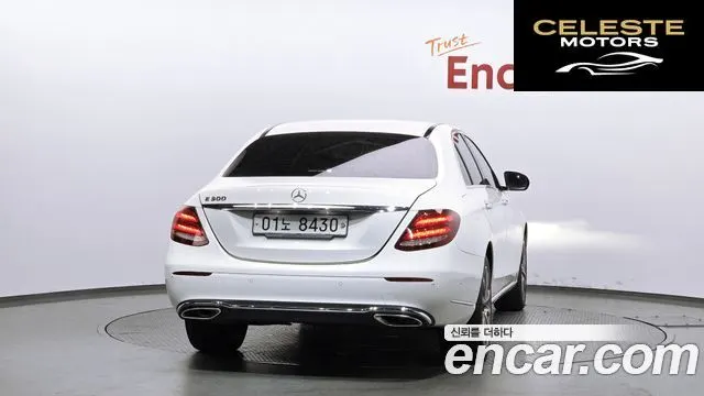 MERCEDES BENZ E-Classe W213 E300 Exclusive 2018 — photo 4 sur 20