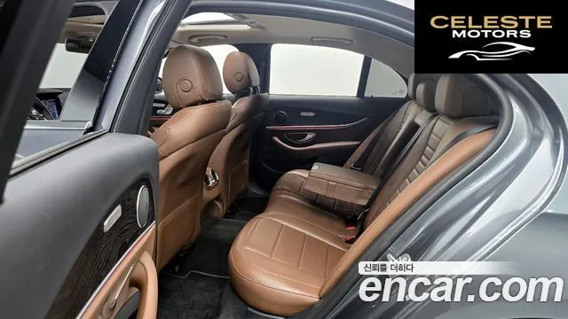 MERCEDES BENZ E-Classe W213 E200 Avantgarde 2017 — photo 16 sur 31
