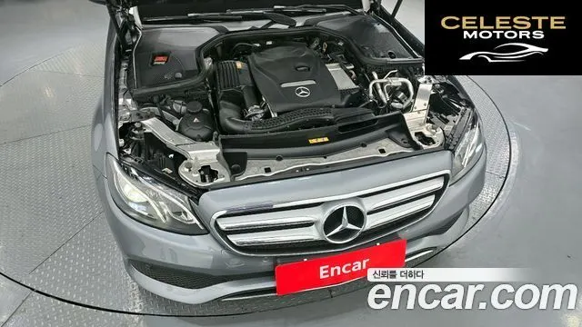 MERCEDES BENZ E-Classe W213 E200 Avantgarde 2017 — photo 5 sur 31