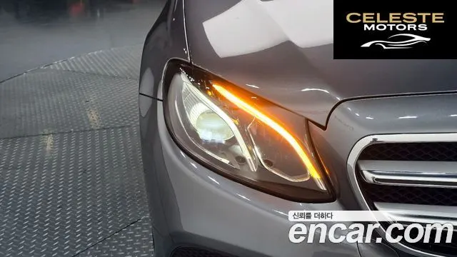 MERCEDES BENZ E-Classe W213 E200 Avantgarde 2017 — photo 7 sur 31
