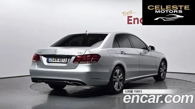 MERCEDES BENZ E-Classe W212 E220 CDI Avantgarde 2014 — photo 2 sur 20