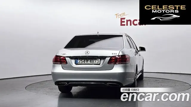 MERCEDES BENZ E-Classe W212 E220 CDI Avantgarde 2014 — photo 4 sur 20