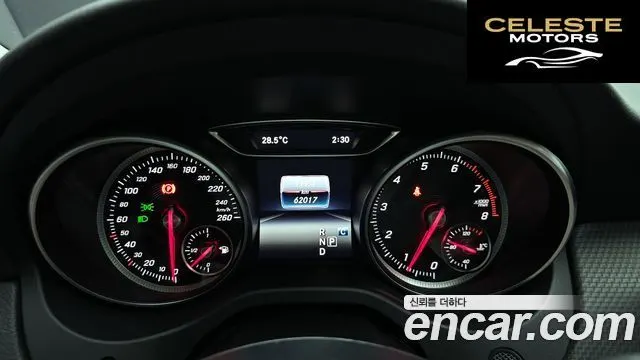 MERCEDES BENZ GLA-Classe X156 GLA220 2018 — photo 11 sur 33