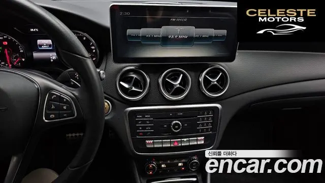 MERCEDES BENZ GLA-Classe X156 GLA220 2018 — photo 19 sur 33
