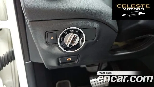 MERCEDES BENZ GLA-Classe X156 GLA220 2018 — photo 28 sur 33
