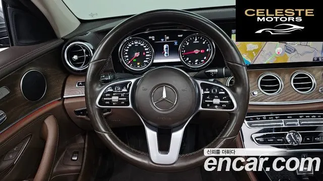 MERCEDES BENZ E-Classe W213 E220d 4MATIC Exclusive 2019 — photo 13 sur 20