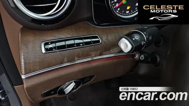 MERCEDES BENZ E-Classe W213 E220d 4MATIC Exclusive 2019 — photo 18 sur 20