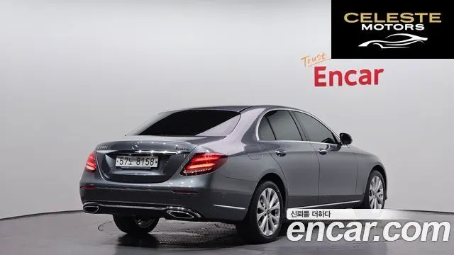 MERCEDES BENZ E-Classe W213 E220d 4MATIC Exclusive 2019 — photo 2 sur 20