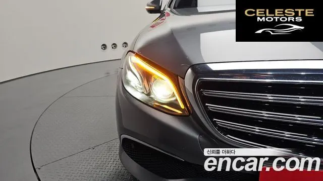MERCEDES BENZ E-Classe W213 E300 Exclusive 2018 — photo 8 sur 33