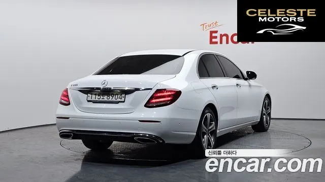 MERCEDES BENZ E-Classe W213 E300 Avantgarde 2019 — photo 2 sur 31