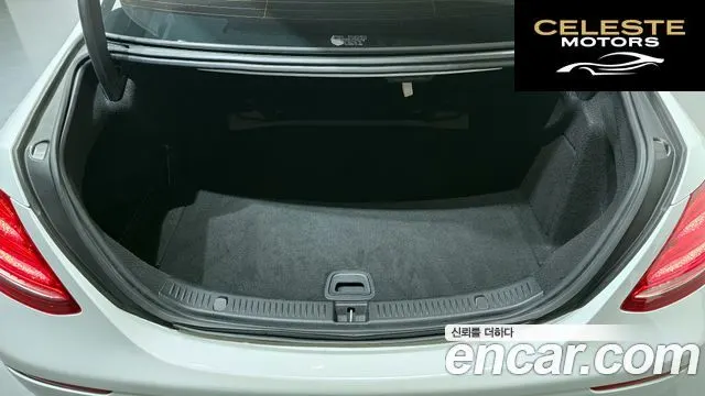 MERCEDES BENZ E-Classe W213 E300 Avantgarde 2019 — photo 26 sur 31