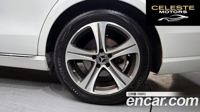 MERCEDES BENZ E-Classe W213 E300 Avantgarde 2019 — photo 7 sur 31