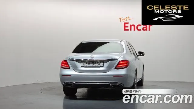 MERCEDES BENZ E-Classe W213 E300 4MATIC Avantgarde 2019 — photo 4 sur 33
